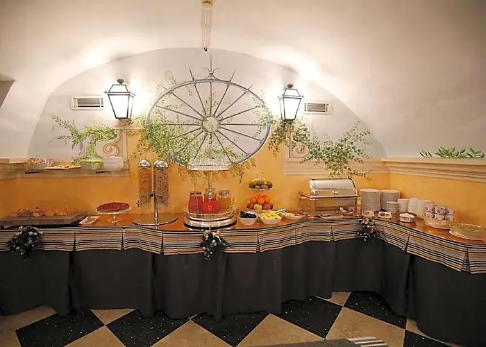 S. Anna Hotel 3*